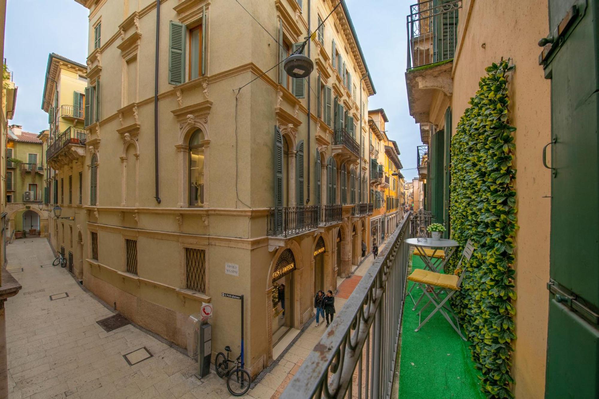 Palace Home Mazzini Verona Center 1 Eksteriør bilde